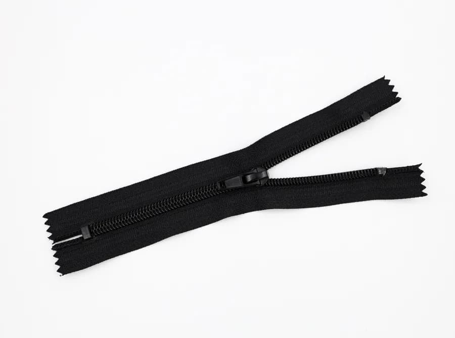 Nylon zipper closed end