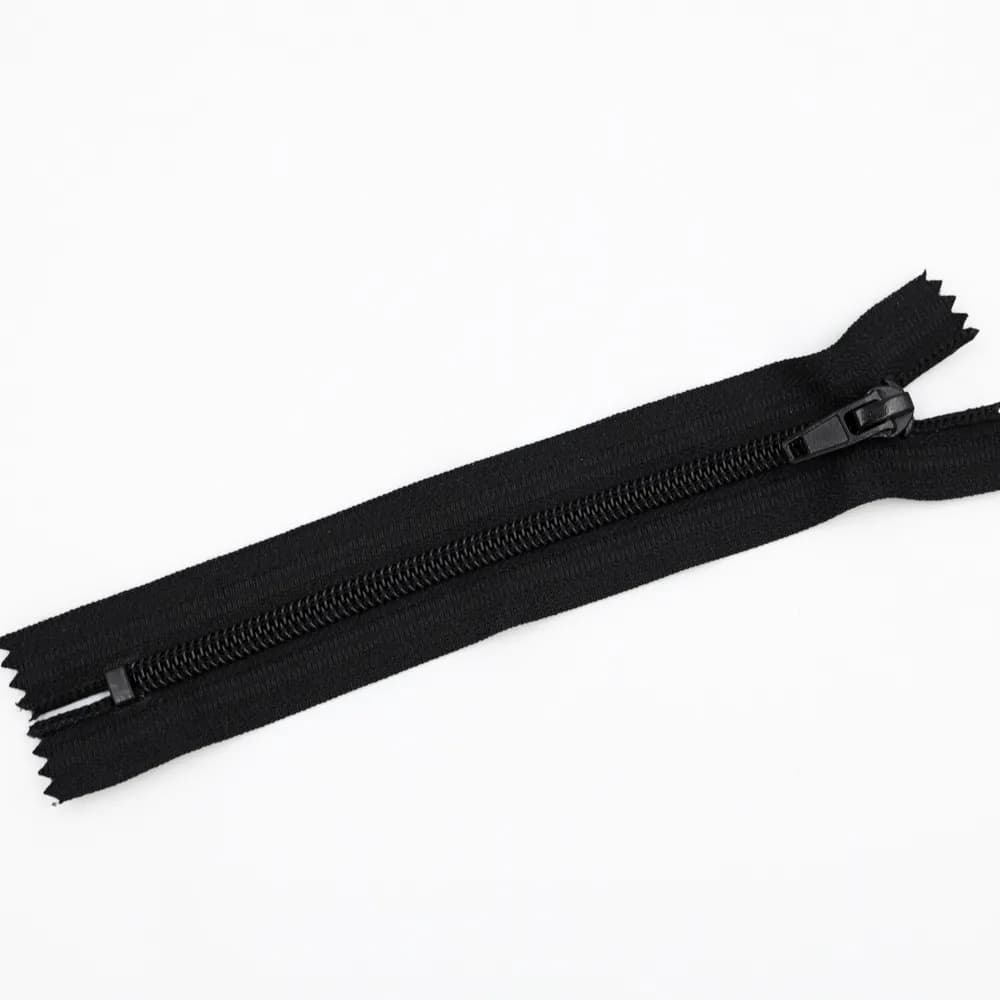 Nylon zipper closed end — Zippers — detail